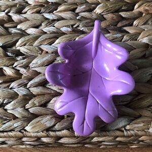 Vintage Barbie pink leaf chair